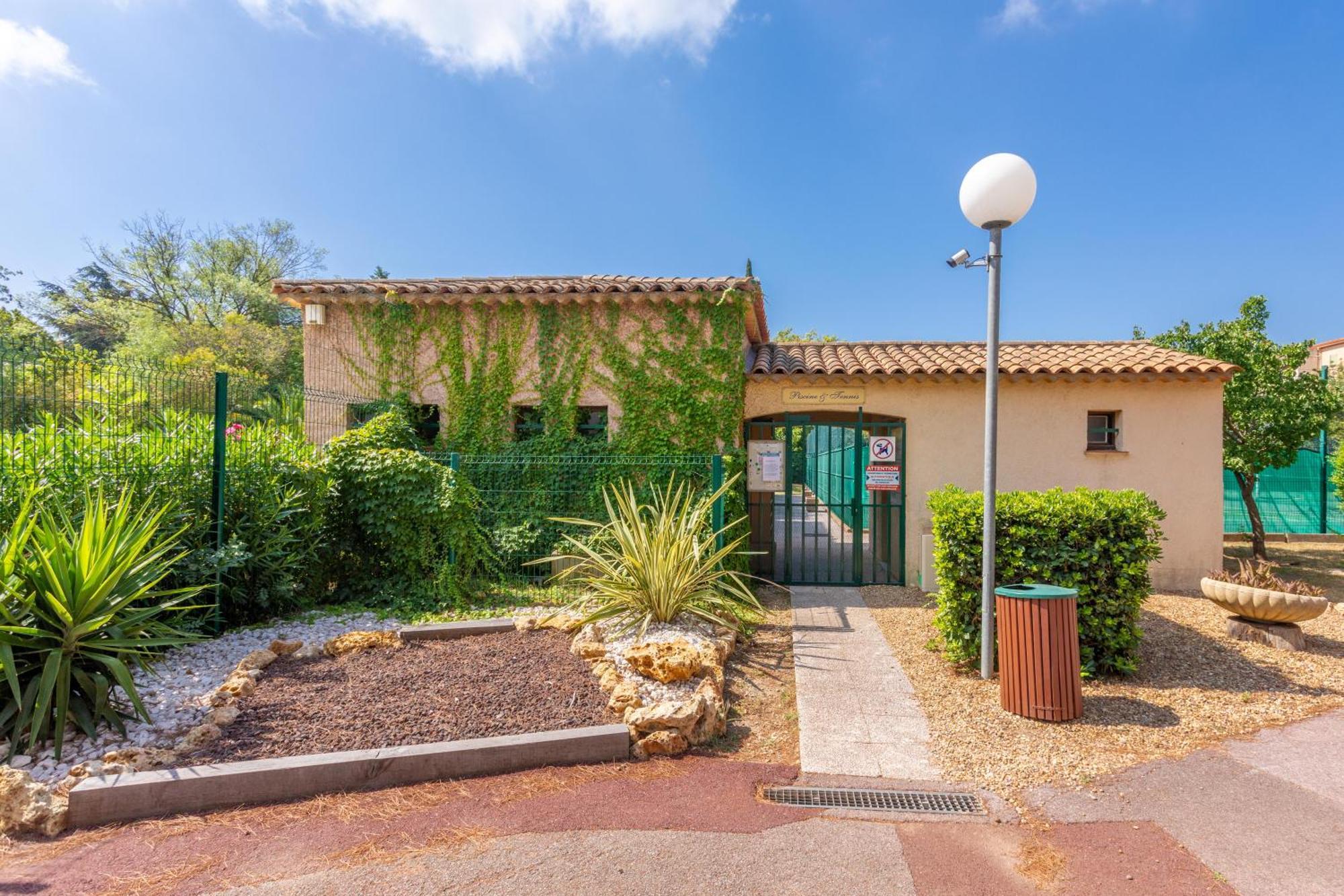 Joli 32m² Piscine Parking Wifi Appartamento Fréjus